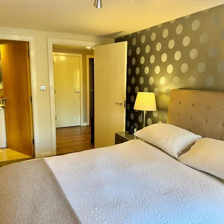 Centre Flat Near Minster - Free Parking And River View 요크