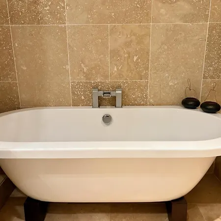 Apartment Centre Flat Near Minster - Free Parking And River View *